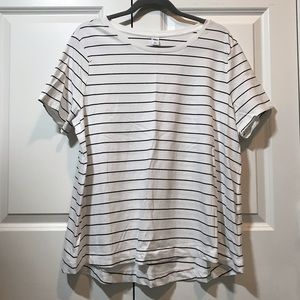 Old navy black and white stripped t-shirt